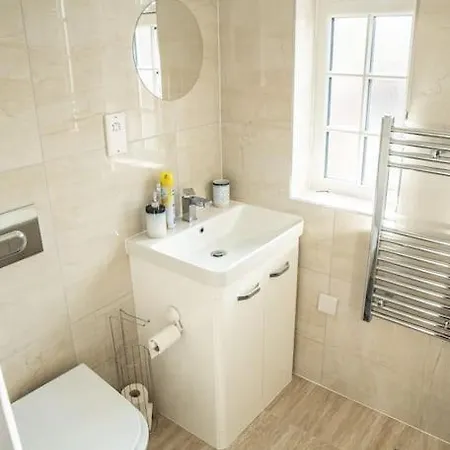 Aylesbury Studio Apartment 6 With Parking Buitenkant foto