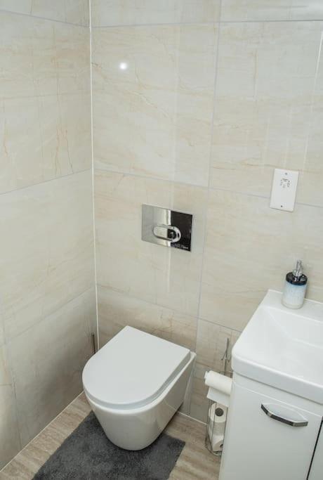 Apartment Aylesbury 6 With Parking *